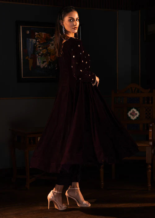 Kaara Maroon Velvet Hand-Embellished Pishwas – 3 Piece Set