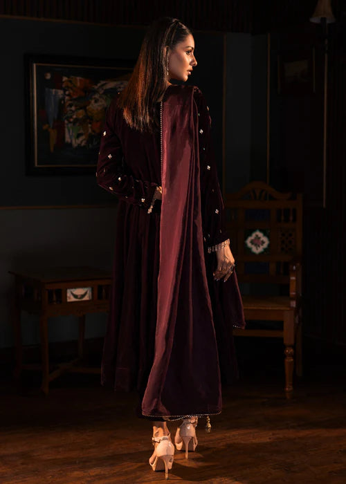 Kaara Maroon Velvet Hand-Embellished Pishwas – 3 Piece Set