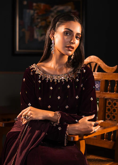 Kaara Maroon Velvet Hand-Embellished Pishwas – 3 Piece Set